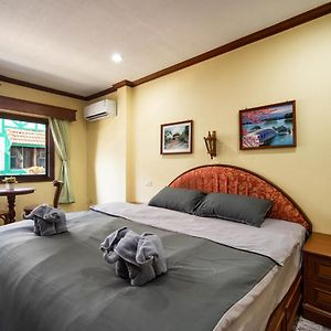 Deluxe Double Room Bath