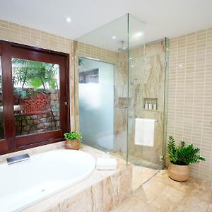 Villa mit 5 Schlafzimmern und mit Strandblick