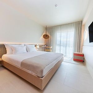 Zimmer mit Kingsize-Bett