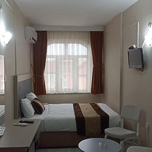 Üç Kişilik Oda