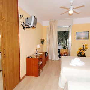 Camera tripla standard