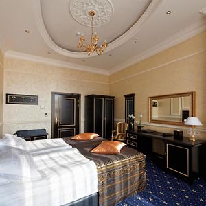 Zimmer mit zwei Einzelbetten