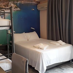 Οικογενειακό δωμάτιο με κρεβάτι king-size