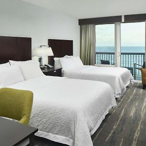 Zimmer mit Queensize-Bett und mit Ozeanblick