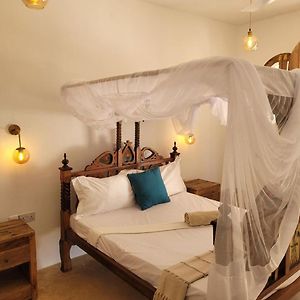 Zimmer mit Kingsize-Bett