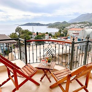 Kaş, merkezde, denize yakın, balkonlu, konforlu apart daireler