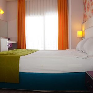 Standard Zimmer mit Kingsize-Bett