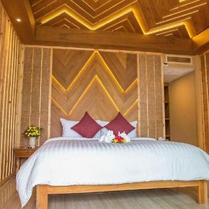 Deluxe Villa mit Strandblick