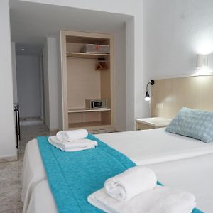 Zimmer mit zwei Einzelbetten