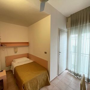 Camera con letto king size