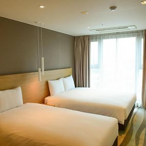 Habitación Estándar con 2 Camas Individuales