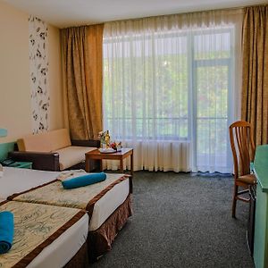 Zimmer mit zwei Einzelbetten