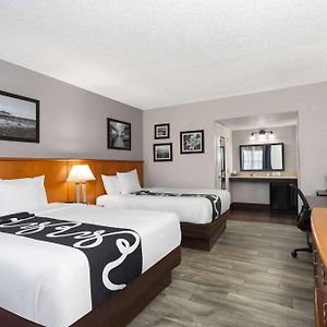 Chambre Accessible aux Personnes à Mobilité Réduite Lit Queen-Size