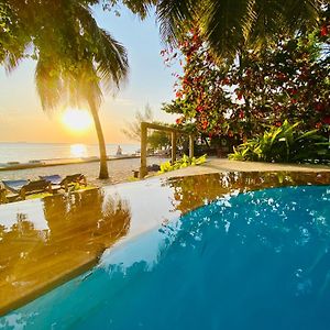 Mangrove Lodge