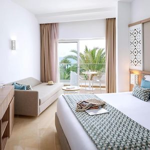 Zimmer mit Kingsize-Bett