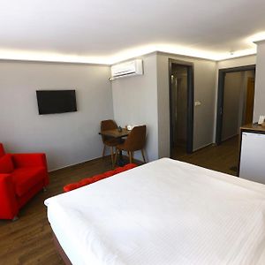 Zendy Suite Hotel