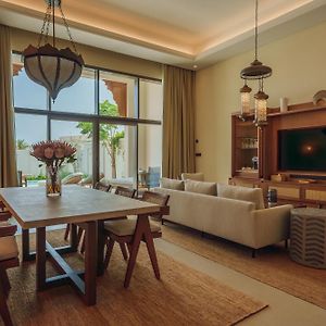 İki Yatak Odalı Havuzlu Yazlık Villa