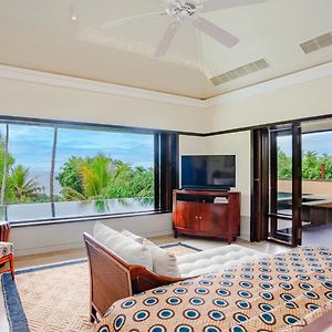 Pavilion rum Pool