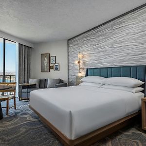 Deluxe Zimmer mit Kingsize-Bett und mit Yachthafenblick