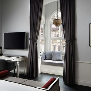 Kamer "Grand" met een King Size Bed op de Hoek