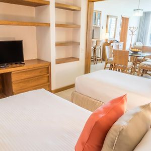 Three-Bedroom Deluxe Apartment