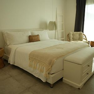 Beach King Suite