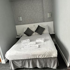 Zimmer mit zwei Einzelbetten