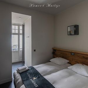 Standard Zimmer mit Kingsize-Bett