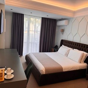 Deluxe Zimmer mit Kingsize-Bett