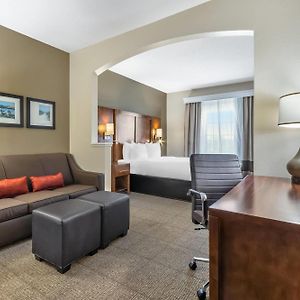 Suite Lit Queen-Size avec Accès aux Personnes Handicapées
