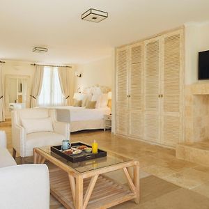 Suite Signature