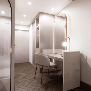 Apartament typu junior w atrium
