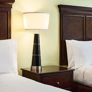 Habitación Adaptada para Personas con Discapacidad Auditiva con Cama Queen