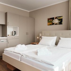Budget Zimmer mit Kingsize-Bett