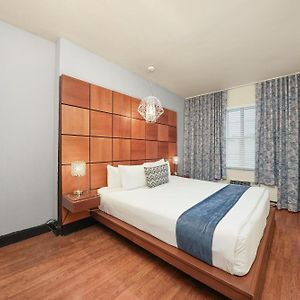 Standard Zimmer mit Kingsize-Bett