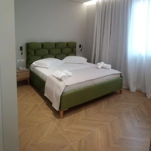 Classic Dreibettzimmer