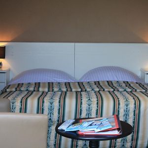 Standard Zimmer mit Kingsize-Bett