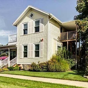 Captain'S Cottage Suites