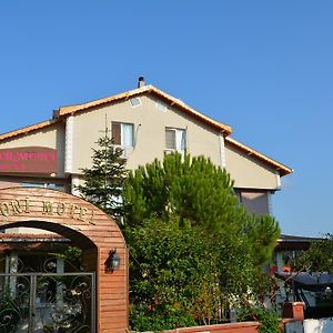 Armoni Motel