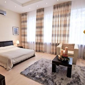 Zimmer mit Kingsize-Bett