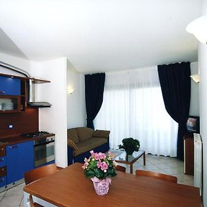 Appartamento grande con 1 camera da letto