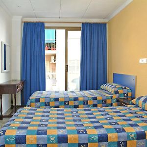 Zimmer mit zwei Einzelbetten