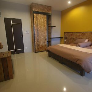 Standard Zimmer mit Kingsize-Bett