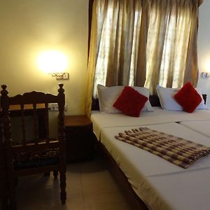 Camera standard con letto king size