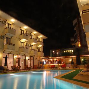 Kanarya Otel