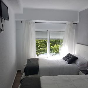 Habitación Estándar con 2 Camas Individuales
