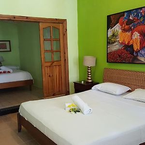 Familien-Zimmer mit Kingsize-Bett