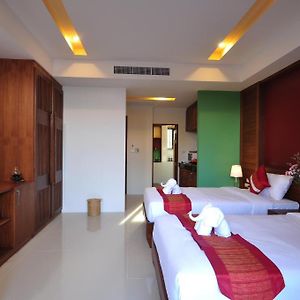 Studio Lit King-Size