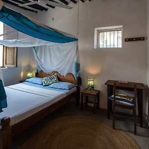 Standard Zimmer mit Kingsize-Bett