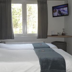 Budget Zimmer mit Kingsize-Bett